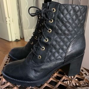 Steve Madden Black Noreen Quilted Lace Up Boot 10